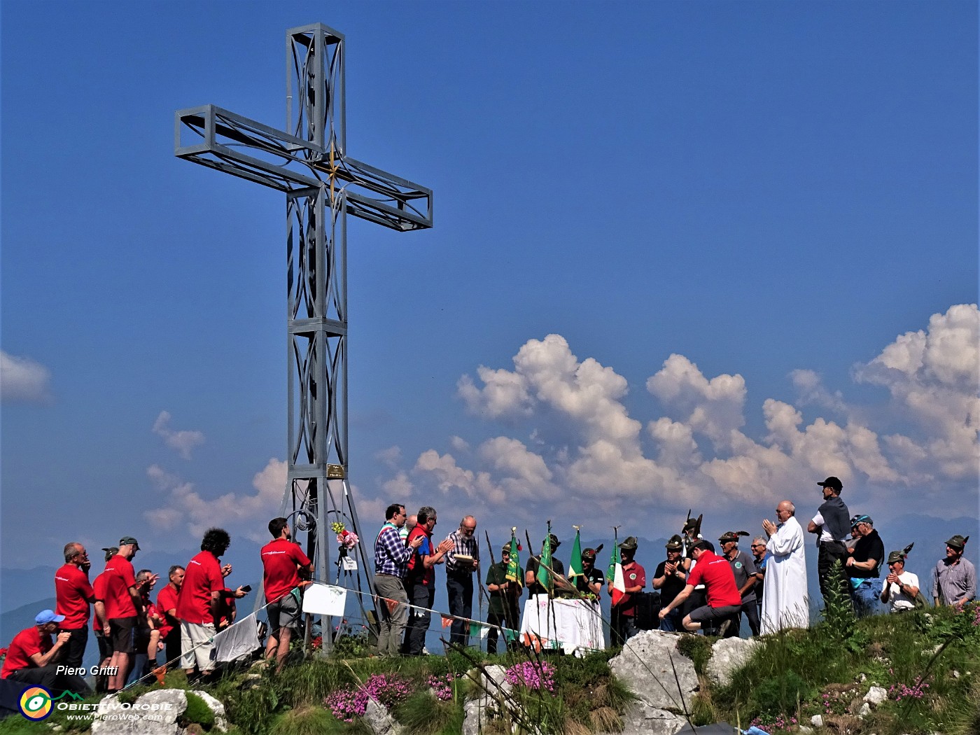 55 Omaggio al grande alpinista Mario Curnis.JPG